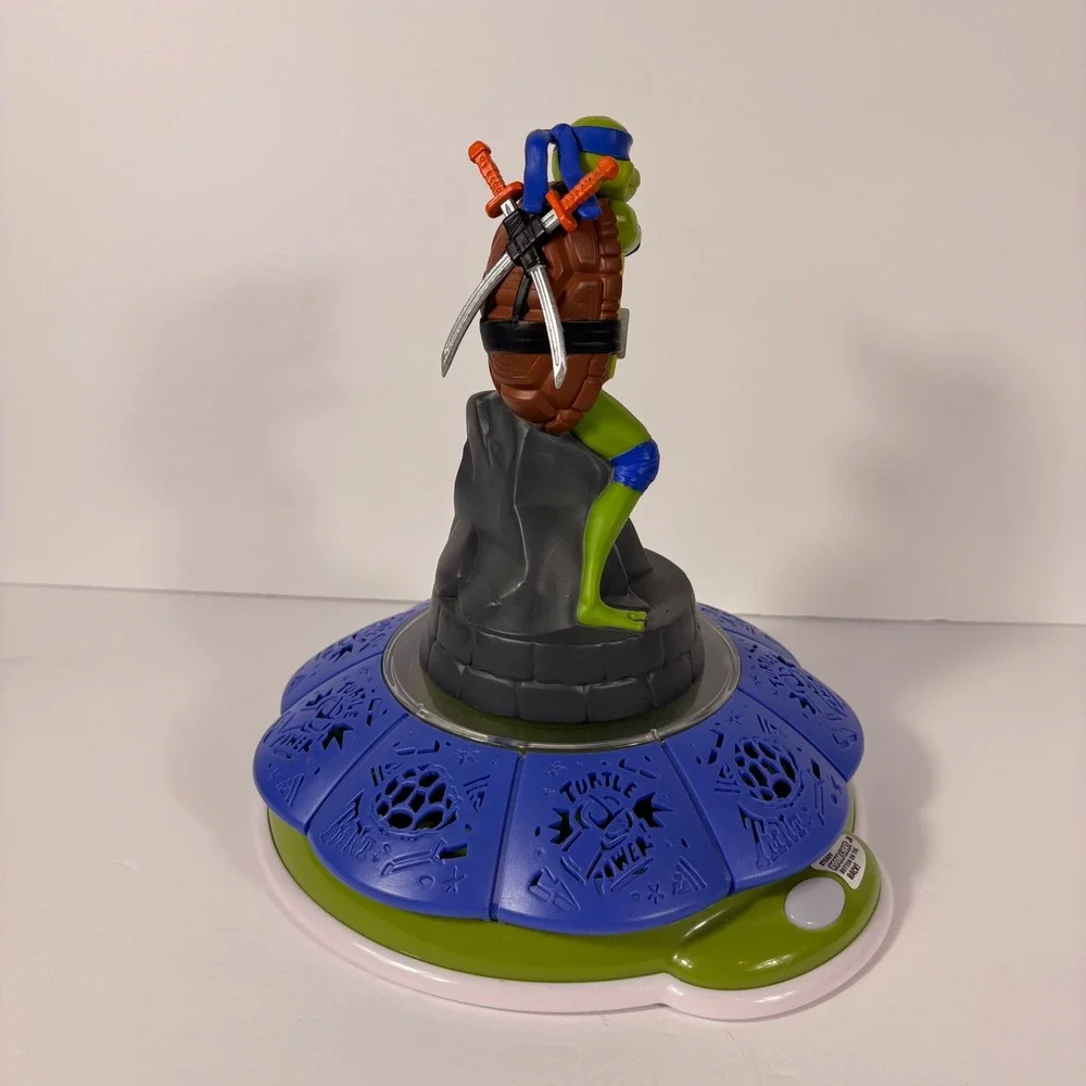 TMNT Leonardo LED Night Light Room Projector Paramount 21730 Blue Green